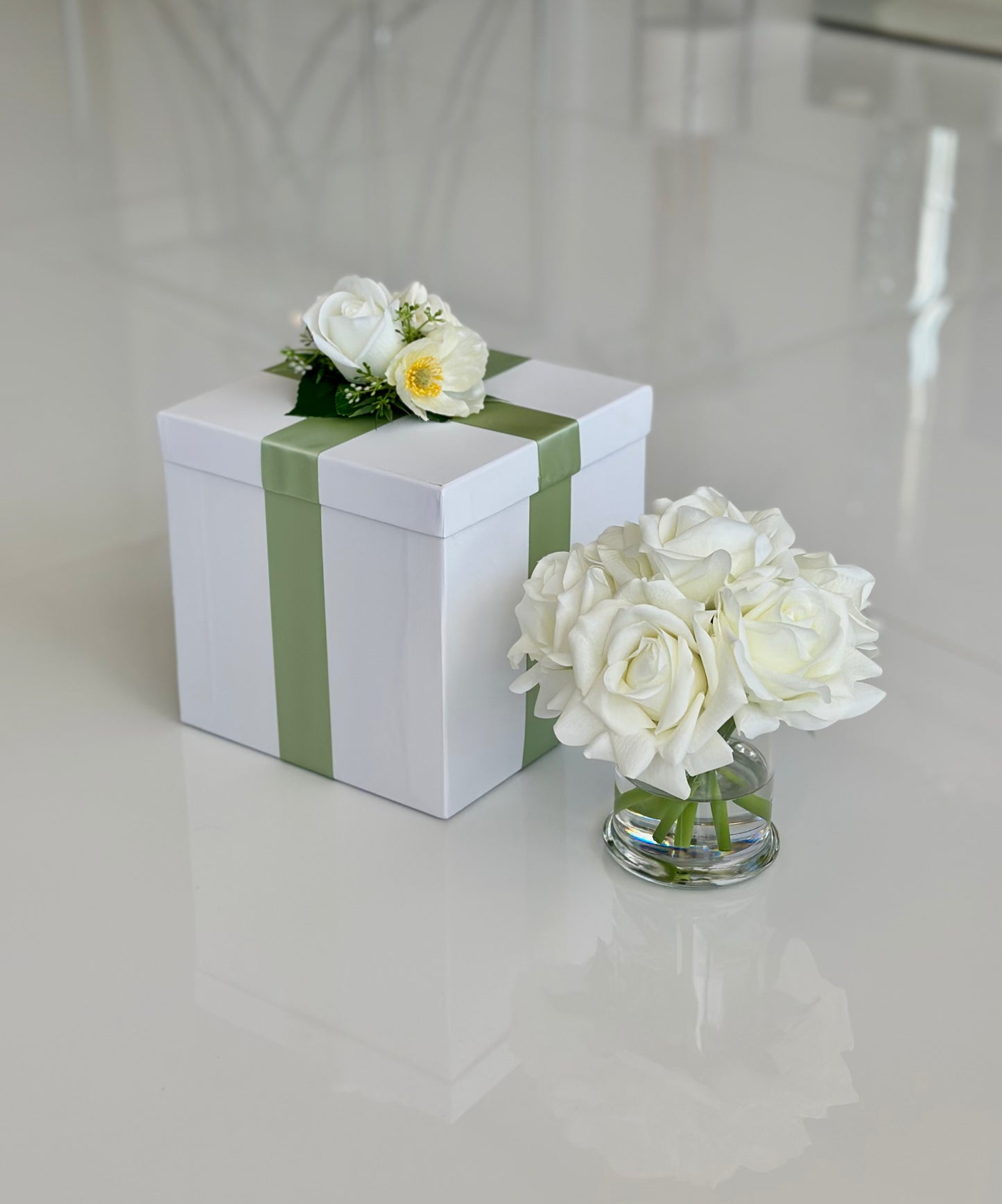 Luxury Floral Gift Box with Real-Touch Flowers & Removable Flower Topper